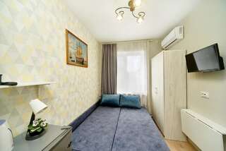Апартаменты Апартаменты-студии Tavrida Rooms  Севастополь Номер-студия с диваном-кроватью-1
